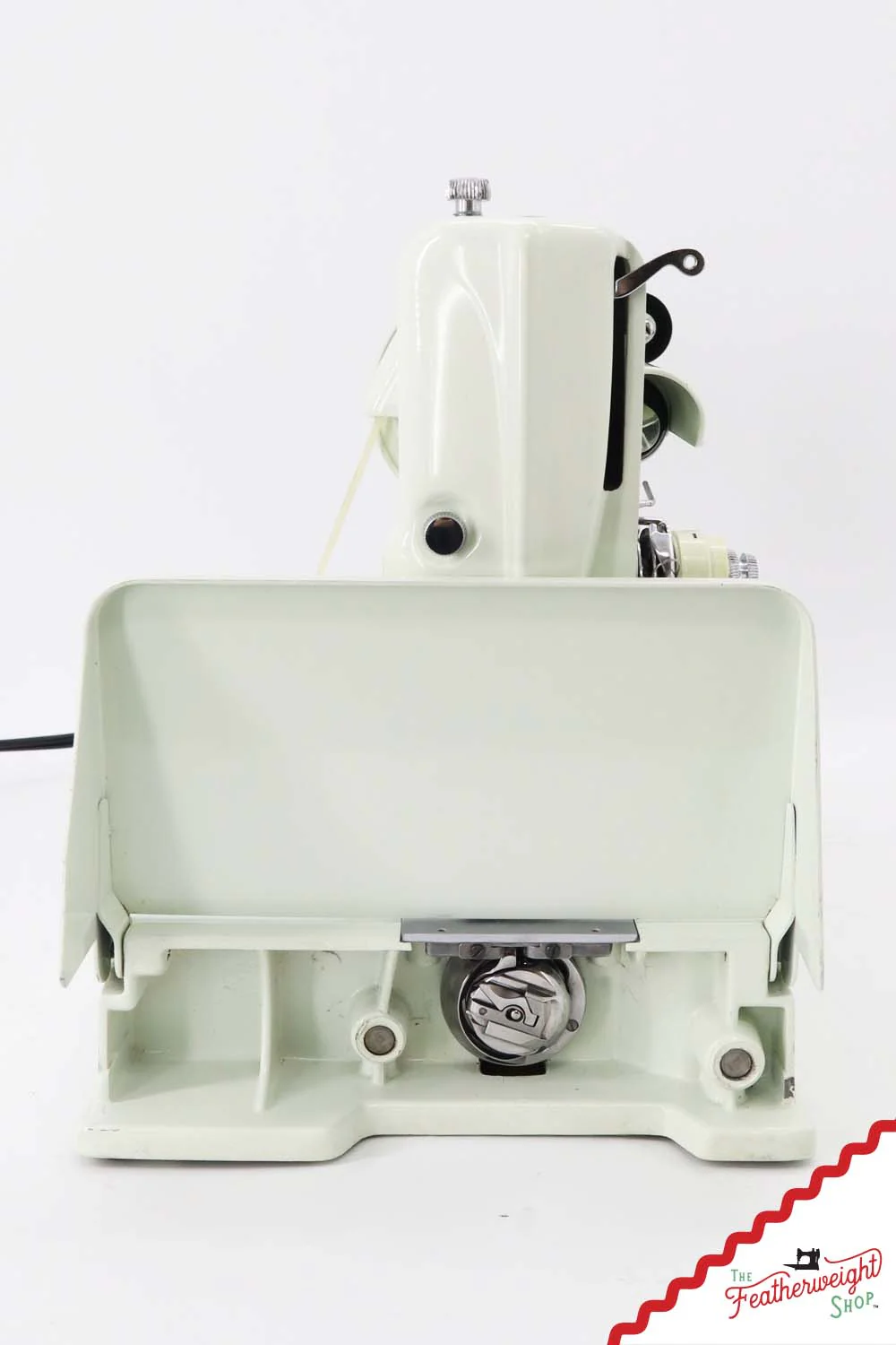 Singer Featherweight 221K Sewing Machine, British WHITE EV999*** - Image 4