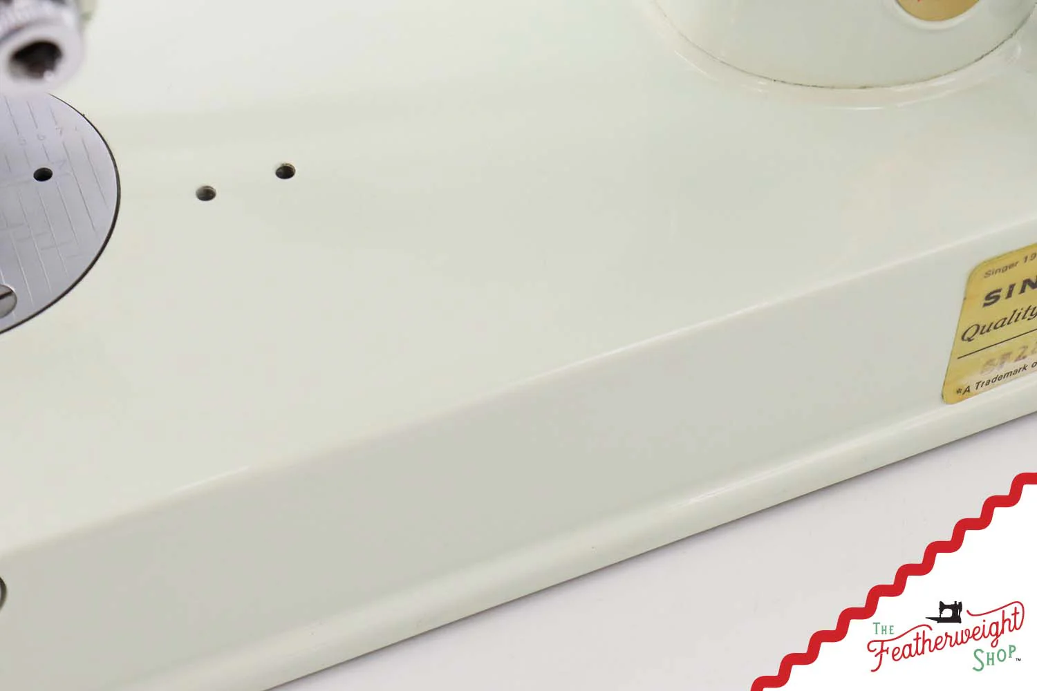 Singer Featherweight 221K Sewing Machine, British WHITE EV999*** - Image 8