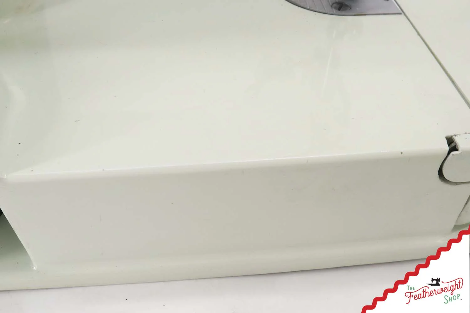 Singer Featherweight 221K Sewing Machine, British WHITE EW065*** - Image 10