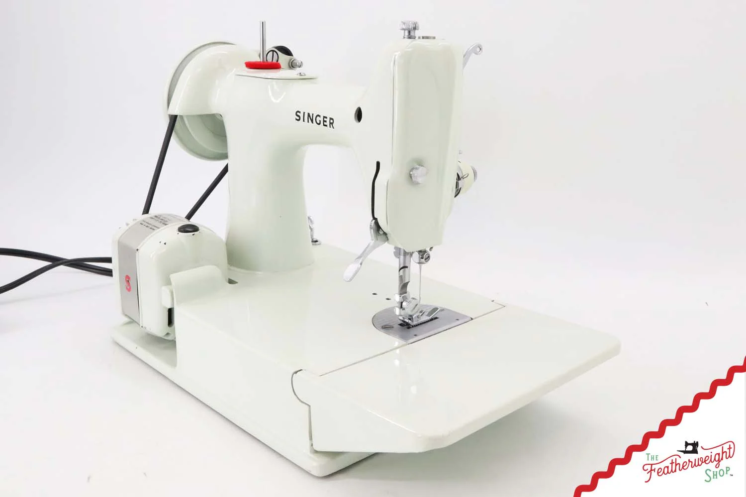 Singer Featherweight 221K Sewing Machine, British WHITE EW065*** - Image 5