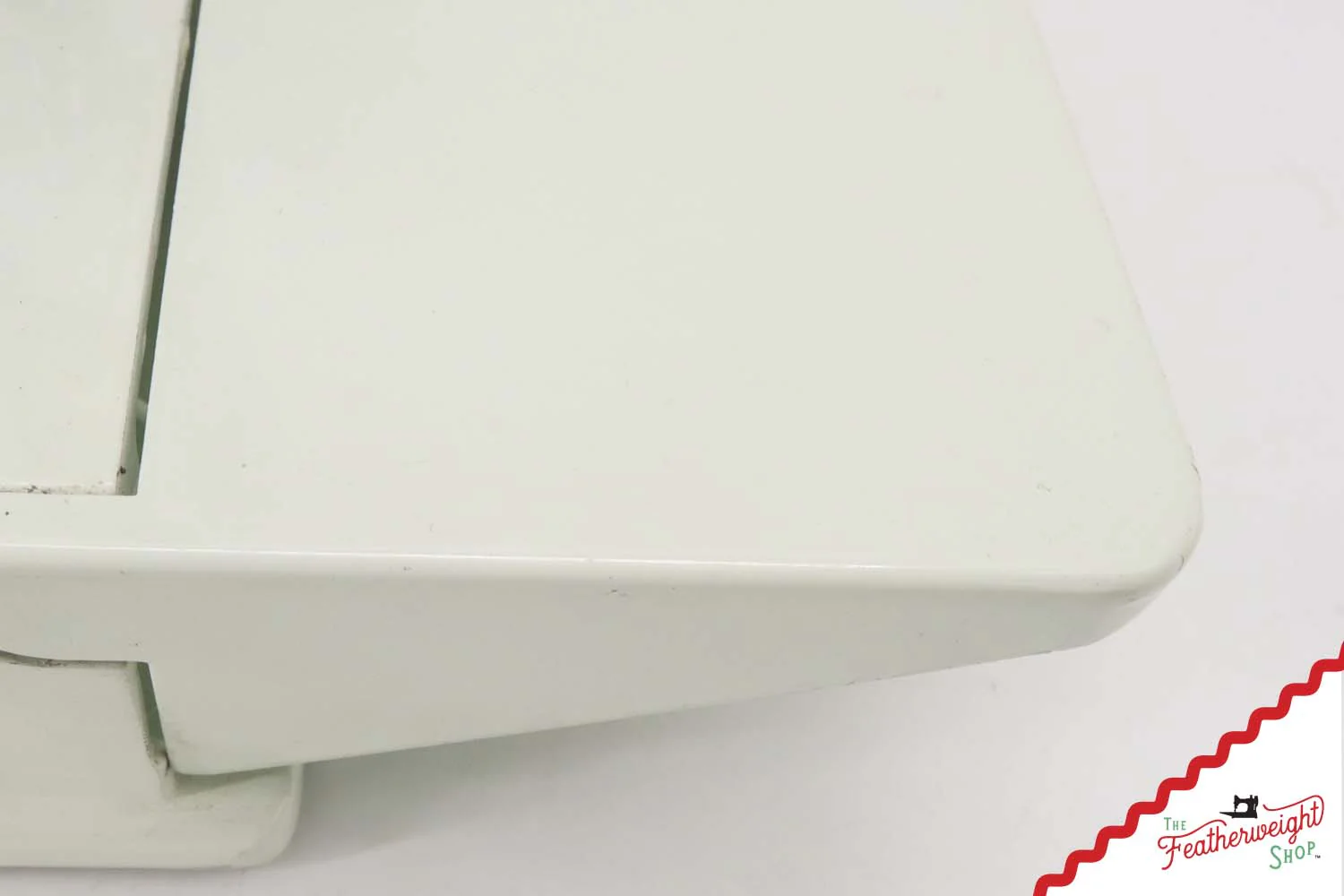 Singer Featherweight 221K Sewing Machine, British WHITE EW065*** - Image 9