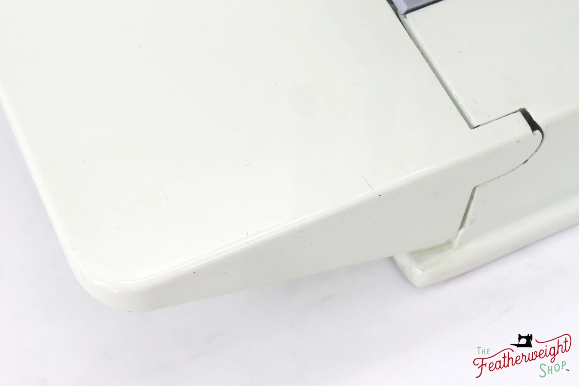 Singer Featherweight 221K Sewing Machine, British WHITE EW068*** - Image 11