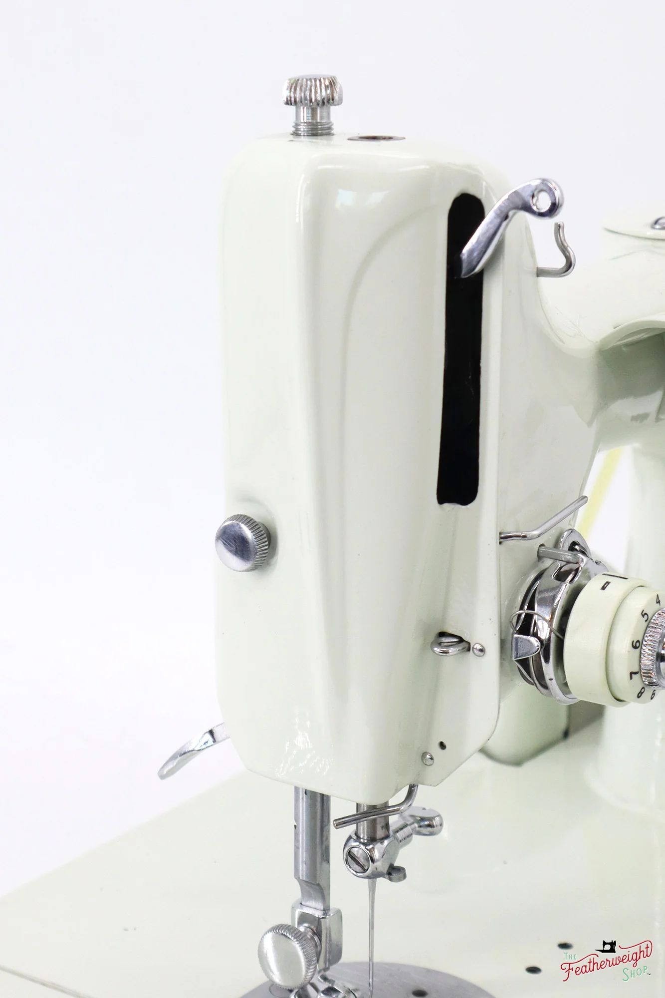 Singer Featherweight 221K Sewing Machine, British WHITE EW068*** - Image 4
