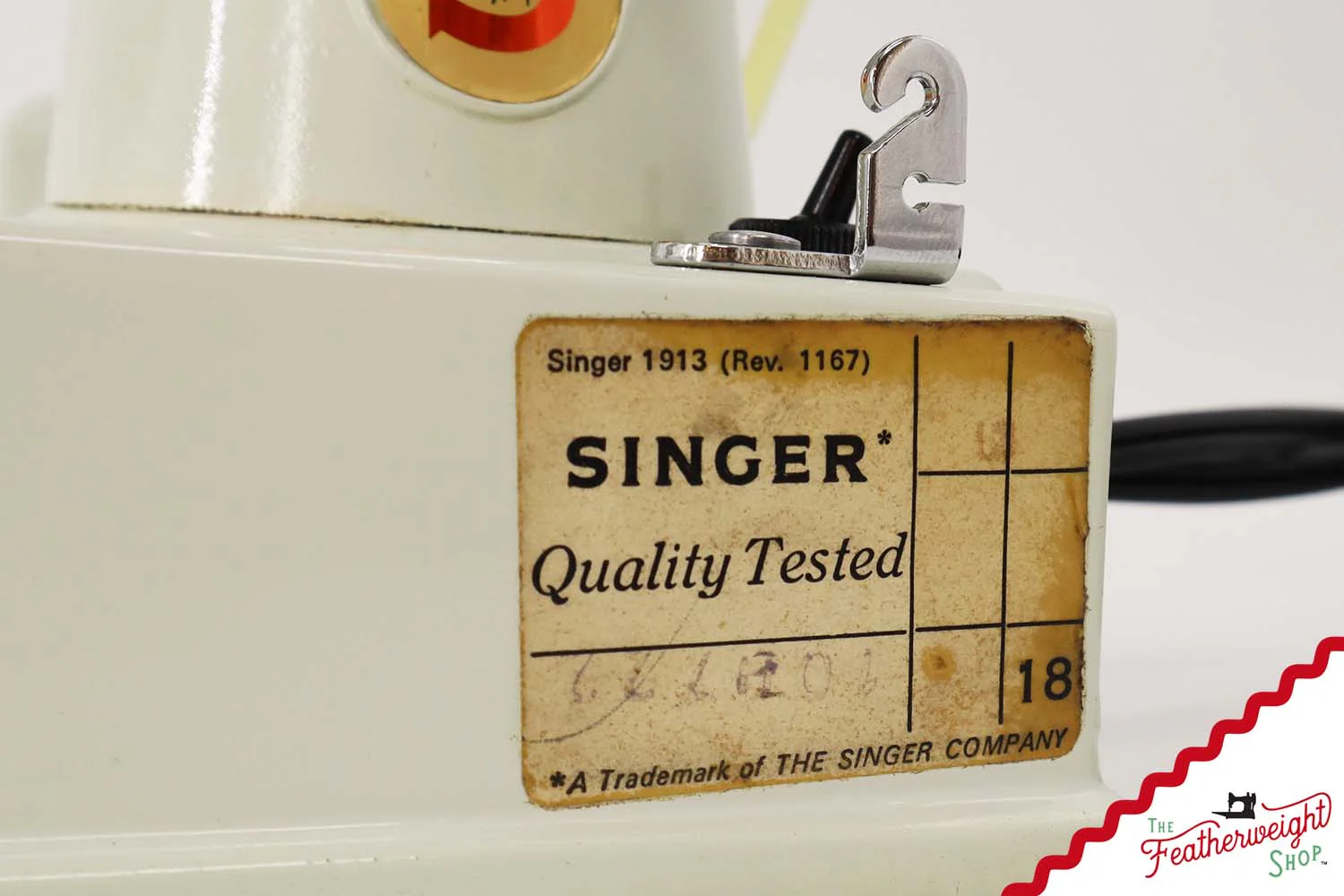 Singer Featherweight 221K Sewing Machine, British WHITE FA207*** - Image 15