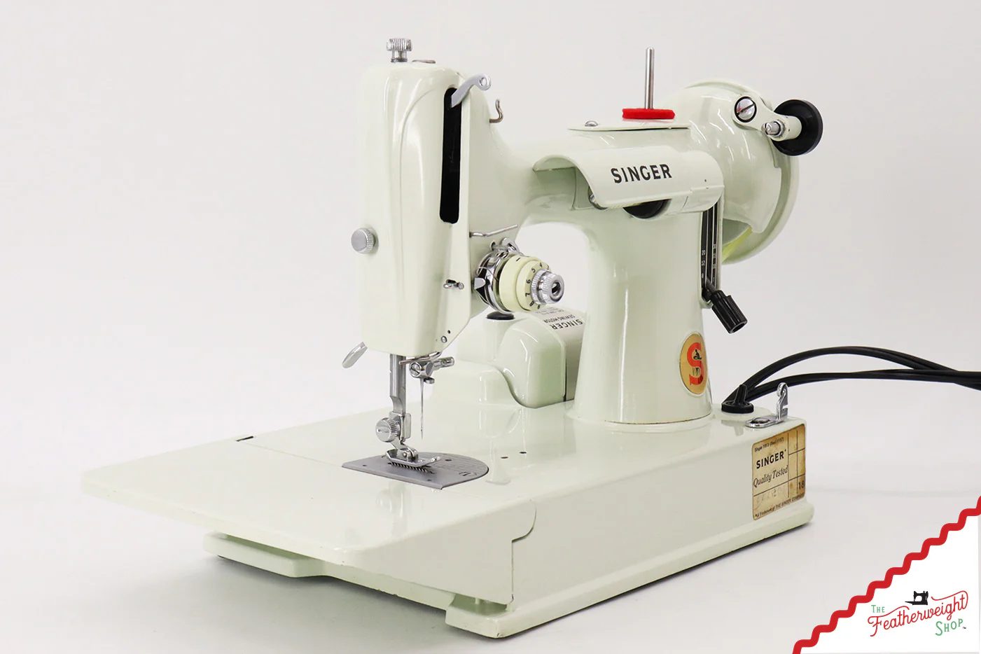 Singer Featherweight 221K Sewing Machine, British WHITE FA207*** - Image 4