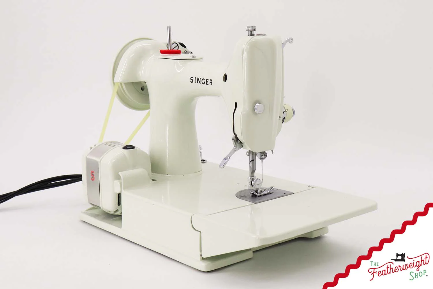 Singer Featherweight 221K Sewing Machine, British WHITE FA207*** - Image 7