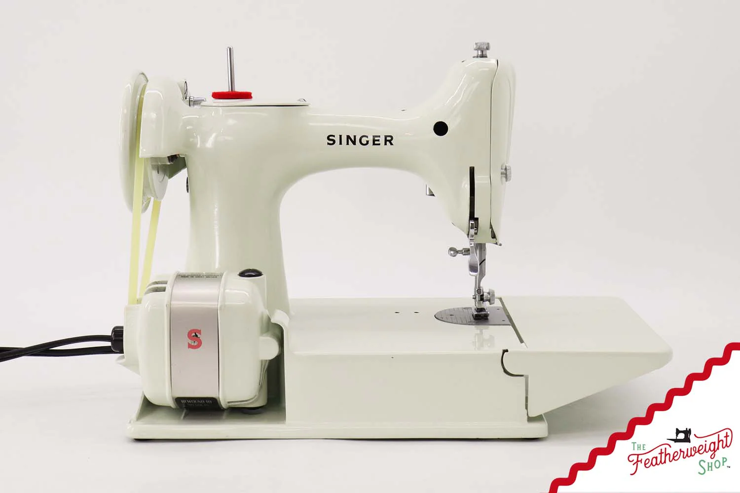 Singer Featherweight 221K Sewing Machine, British WHITE FA207*** - Image 8