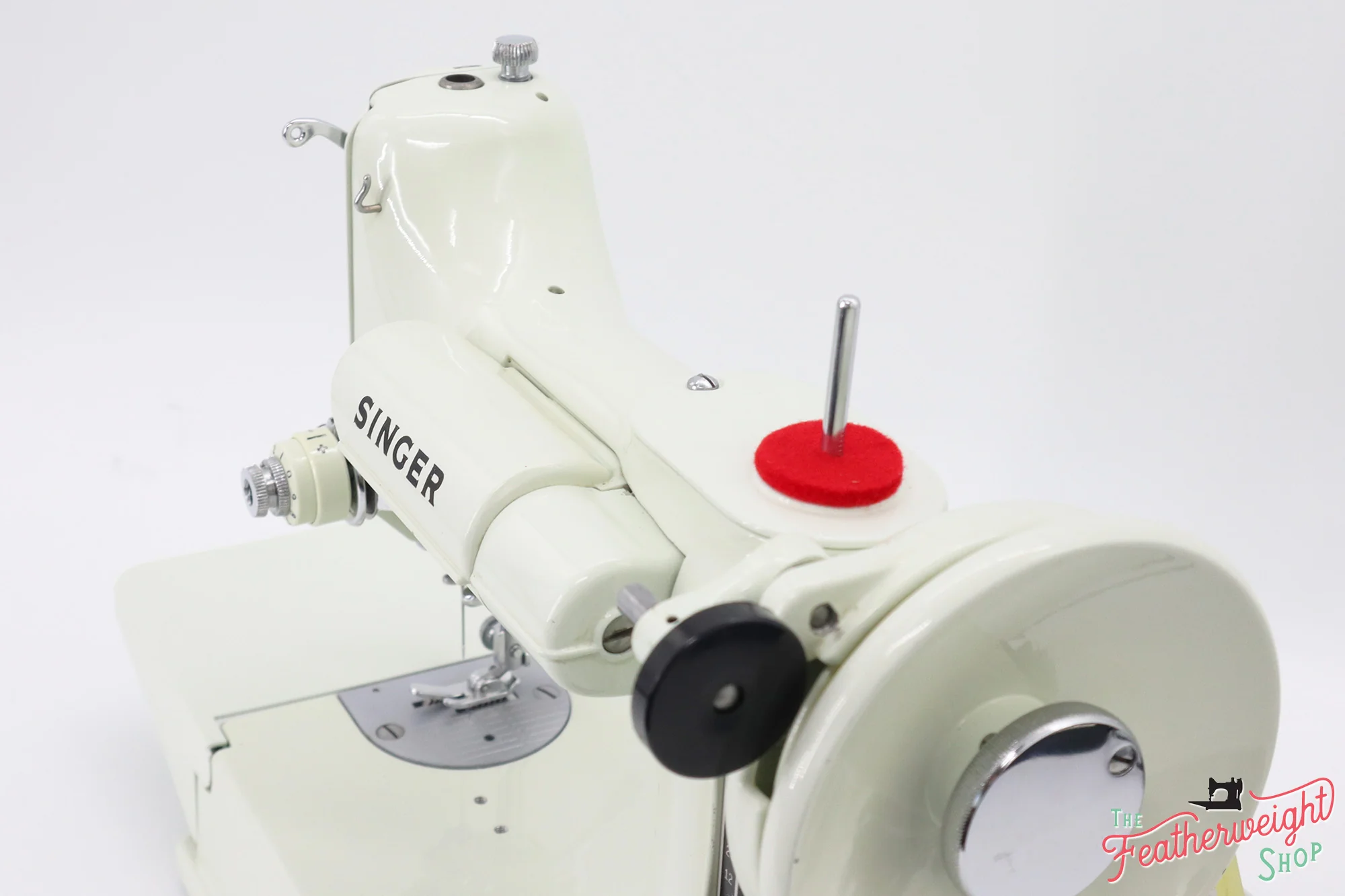 Singer Featherweight 221K Sewing Machine, British WHITE FA223*** - Image 12