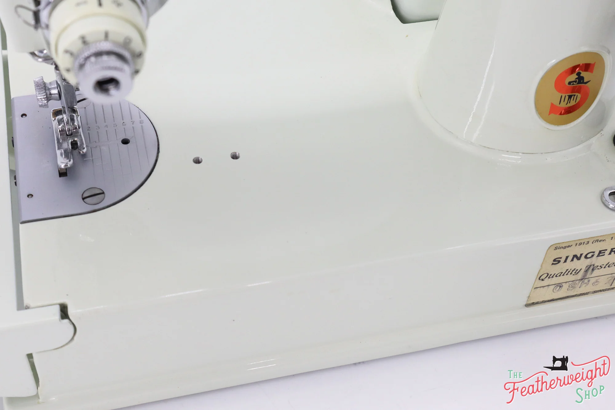 Singer Featherweight 221K Sewing Machine, British WHITE FA223*** - Image 8
