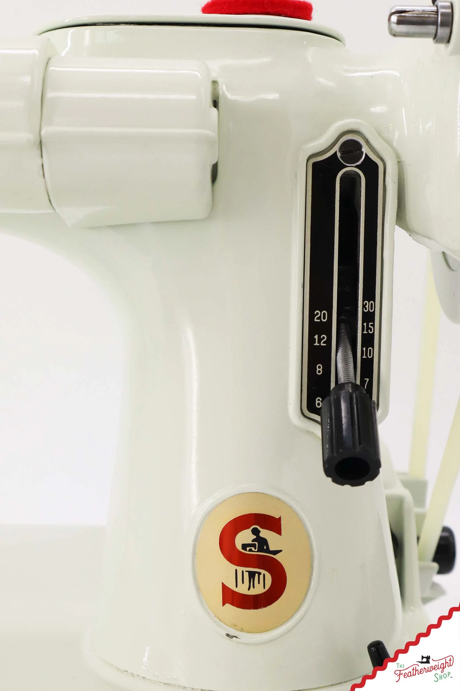 Singer Featherweight 221K Sewing Machine, British WHITE FA229*** - Image 14