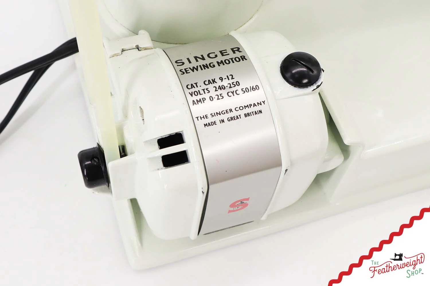 Singer Featherweight 221K Sewing Machine, British WHITE FA229*** - Image 16