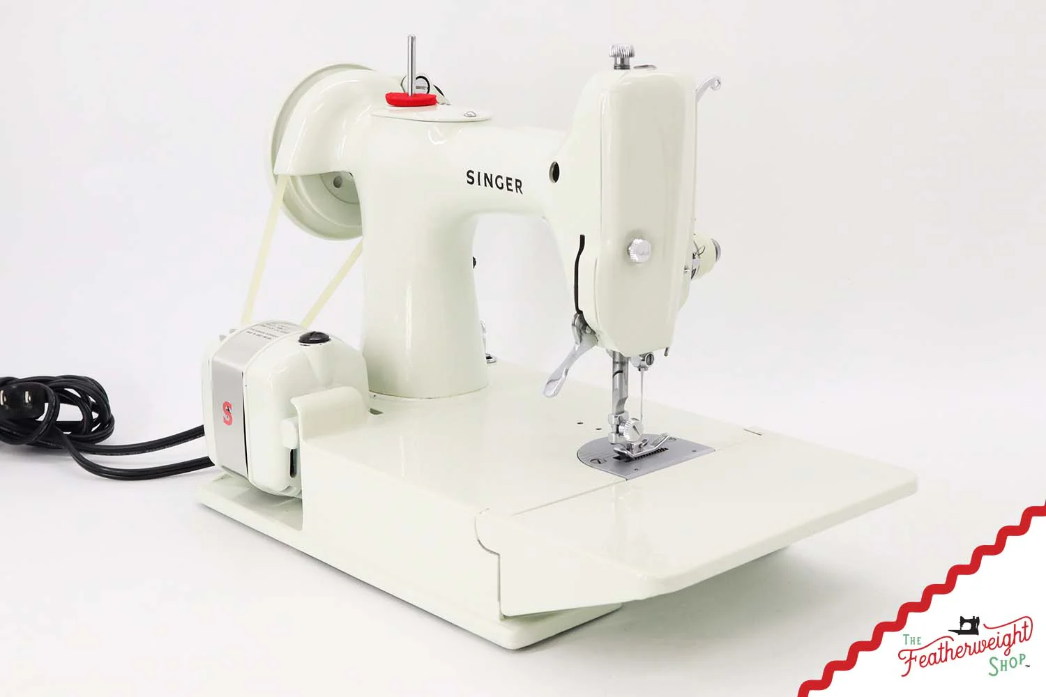 Singer Featherweight 221K Sewing Machine, British WHITE FA229*** - Image 5