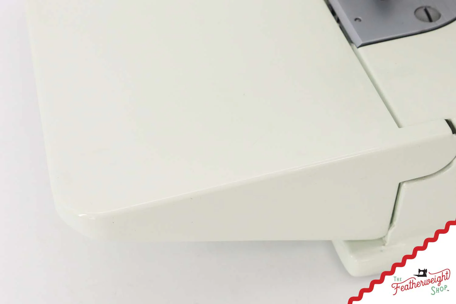 Singer Featherweight 221K Sewing Machine, British WHITE FA229*** - Image 8