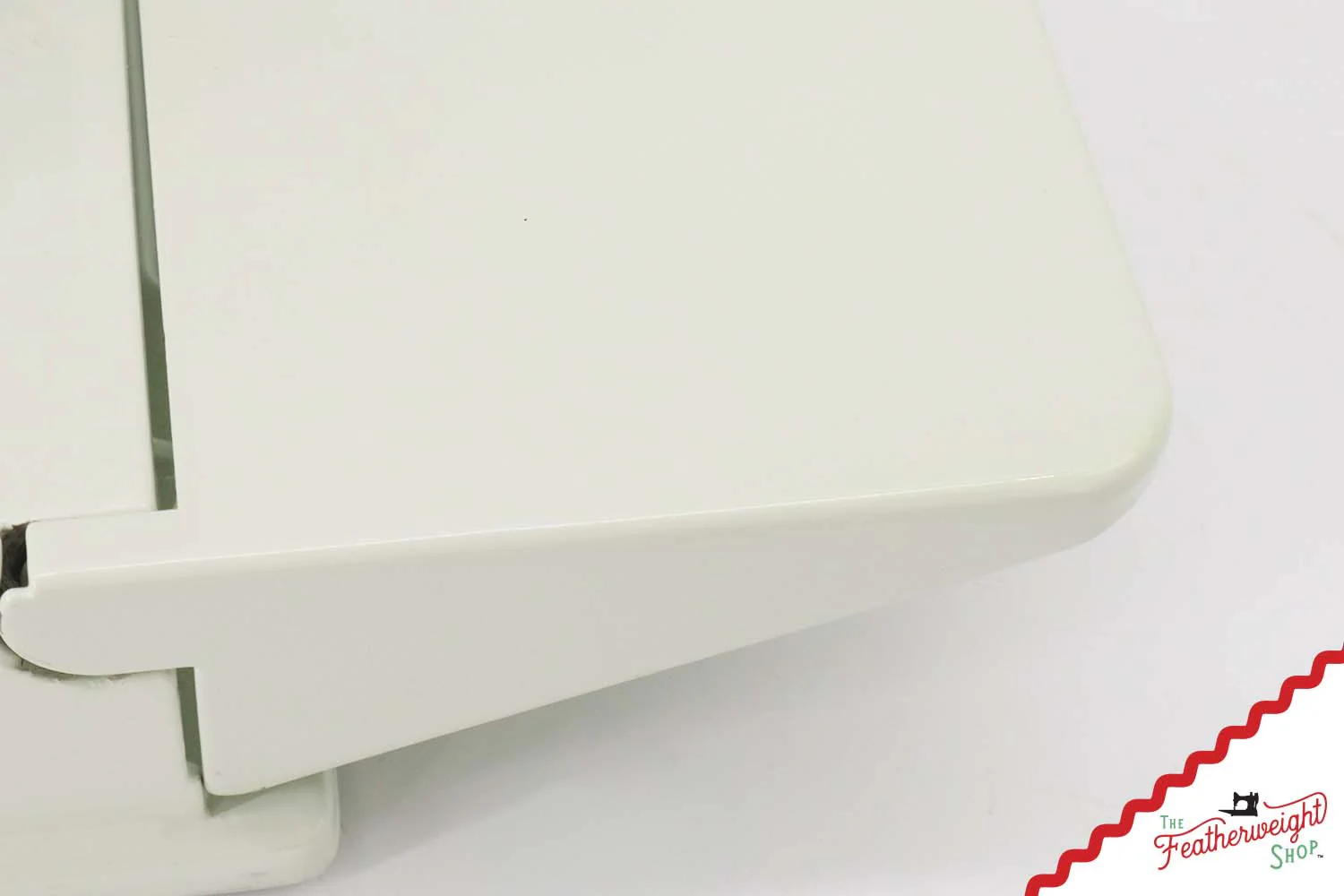 Singer Featherweight 221K Sewing Machine, British WHITE FA229*** - Image 9