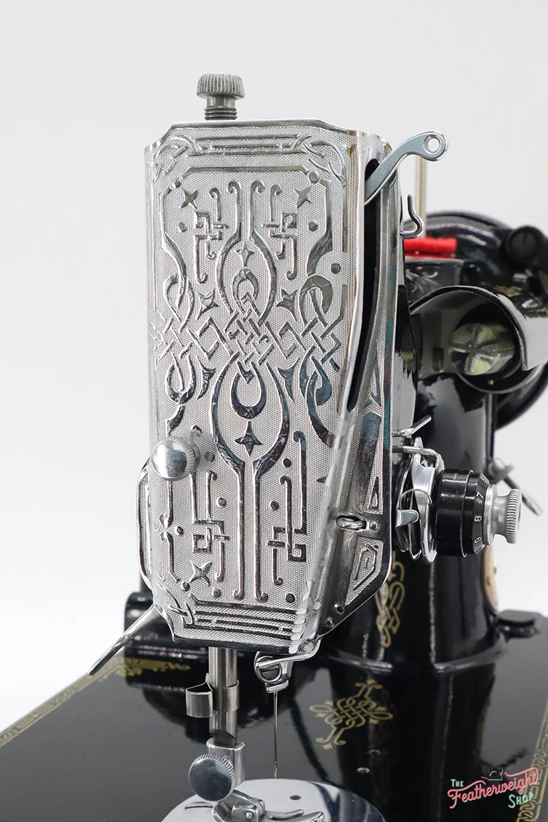 Singer Featherweight 221K Sewing Machine, Centennial EG435*** - Image 17
