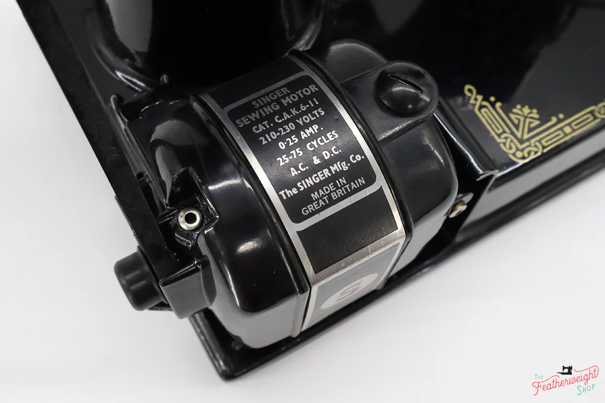 Singer Featherweight 221K Sewing Machine, Centennial EG435*** - Image 18