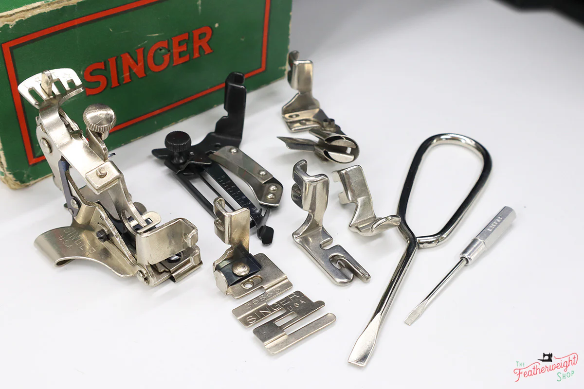 Singer Featherweight 221K Sewing Machine, Centennial EG435*** - Image 19