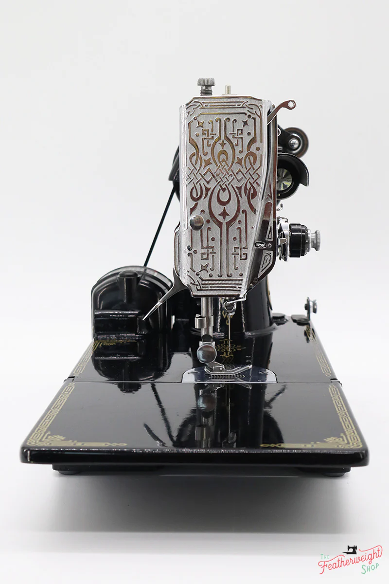 Singer Featherweight 221K Sewing Machine, Centennial EG435*** - Image 5