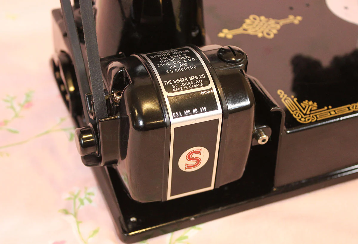 Singer Featherweight 221K Sewing Machine, Centennial EG706*** - Image 16