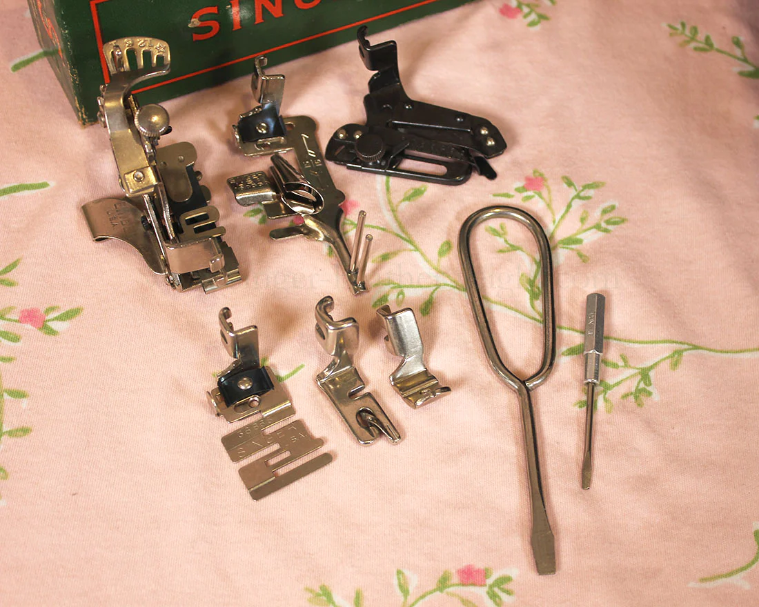 Singer Featherweight 221K Sewing Machine, Centennial EG706*** - Image 17