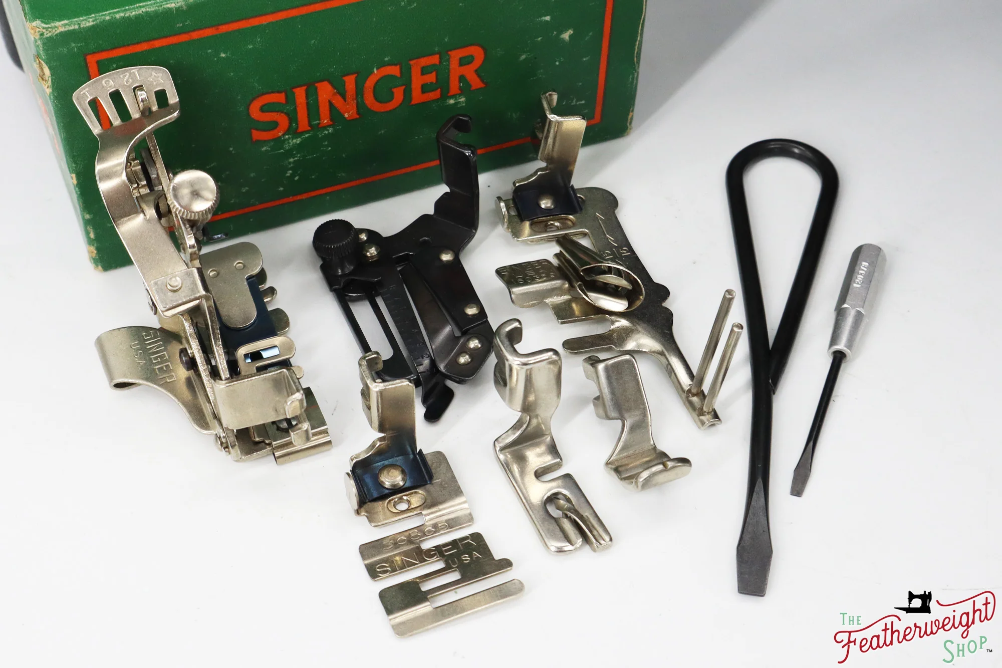 Singer Featherweight 221K Sewing Machine, EE458*** - 1948 - RARE Motor - Image 18
