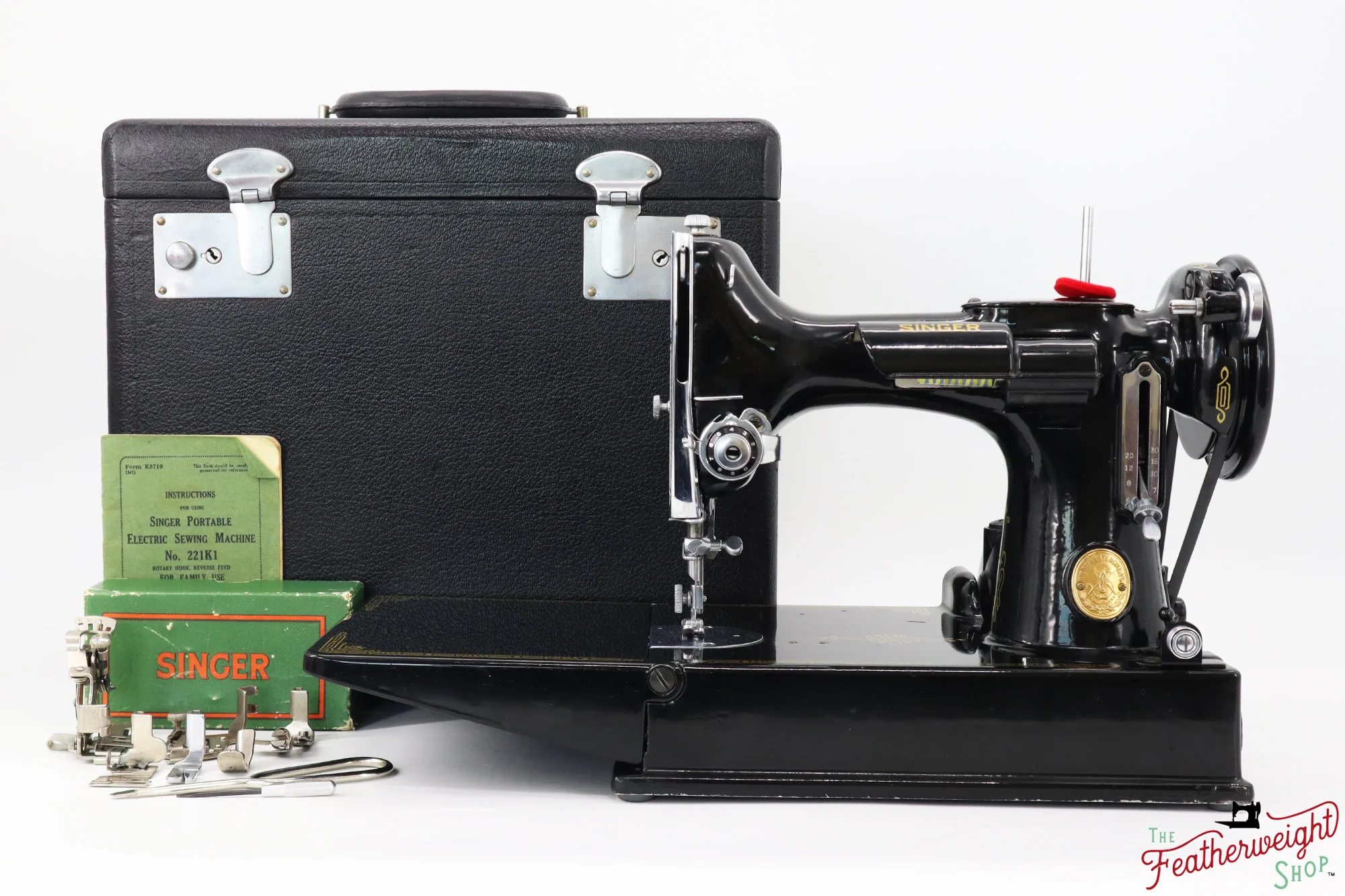 Singer Featherweight 221K Sewing Machine, EE858*** - 1948 - Image 2