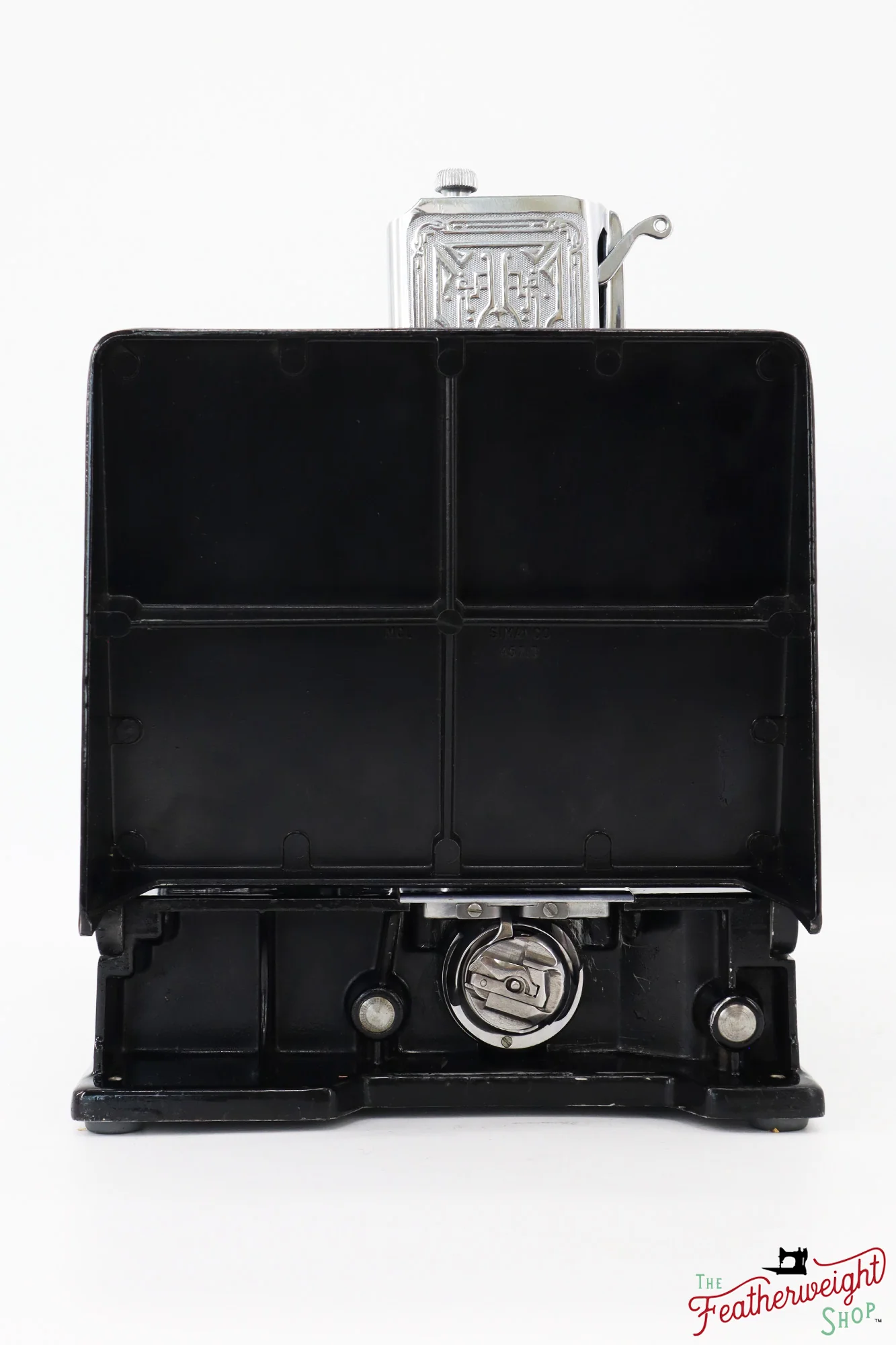 Singer Featherweight 221K Sewing Machine, EE858*** - 1948 - Image 5