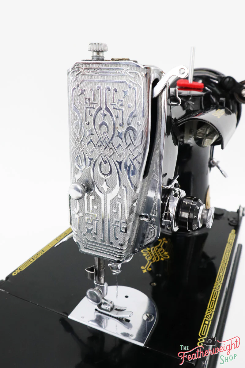 Singer Featherweight 221K Sewing Machine, Centennial! EG309*** - Image 13