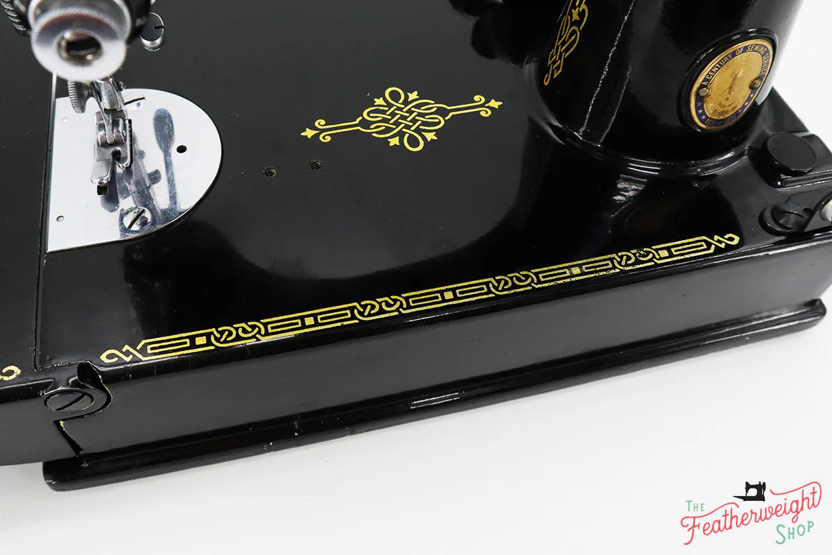 Singer Featherweight 221K Sewing Machine, Centennial! EG309*** - Image 17