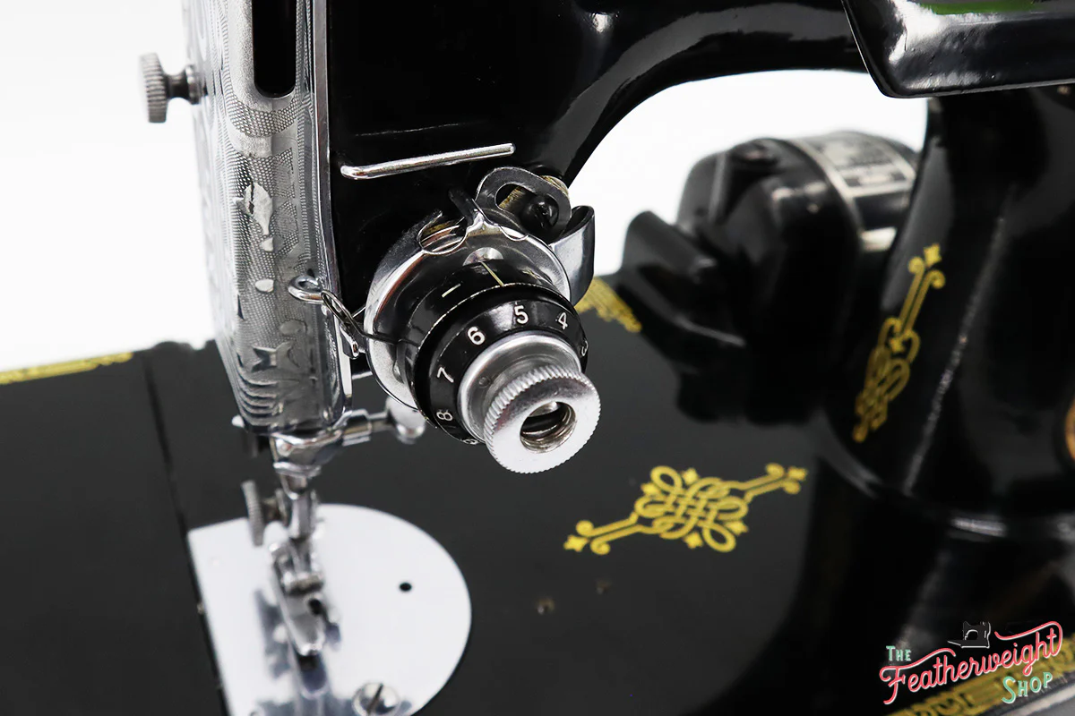 Singer Featherweight 221K Sewing Machine, Centennial! EG309*** - Image 18