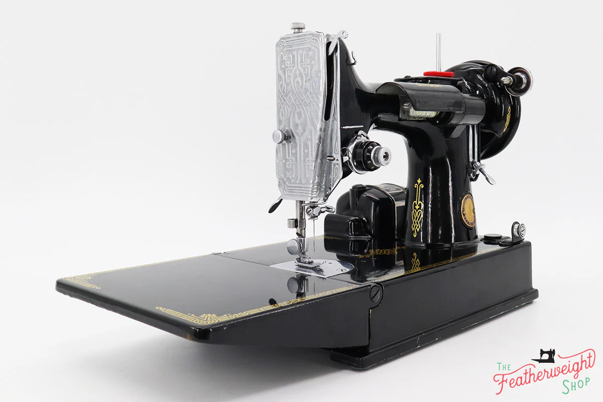 Singer Featherweight 221K Sewing Machine, Centennial! EG309*** - Image 3