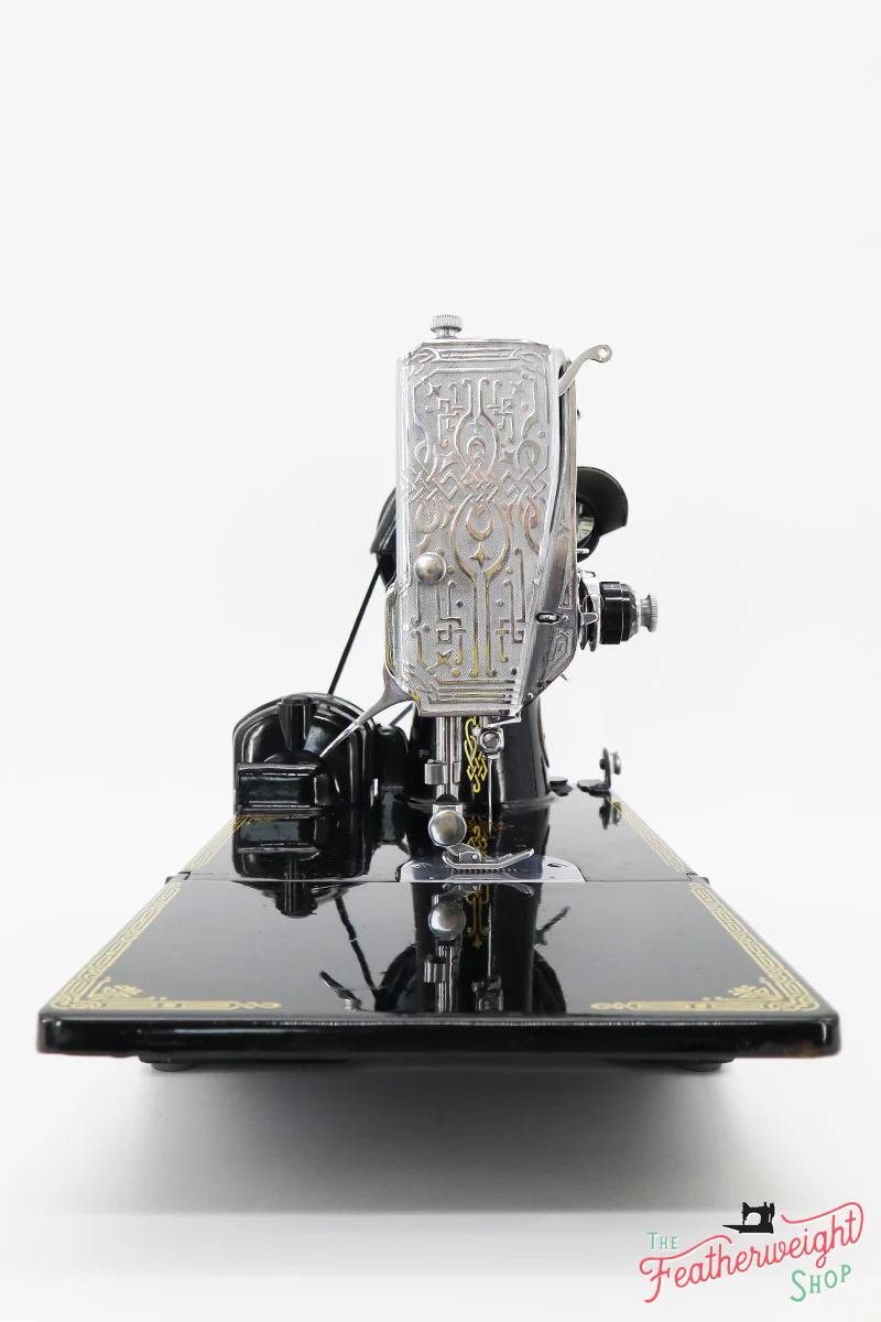 Singer Featherweight 221K Sewing Machine, Centennial! EG309*** - Image 4