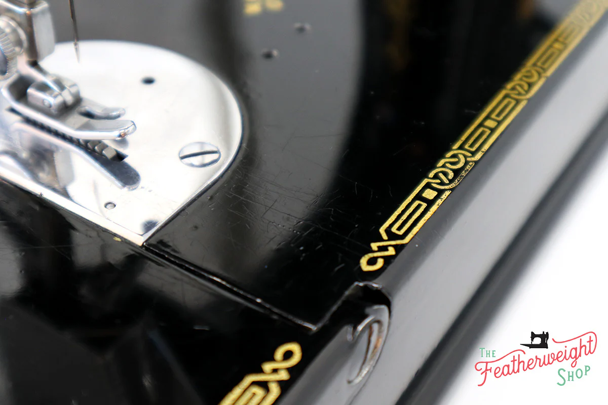 Singer Featherweight 221K Sewing Machine, EG352*** - Image 11