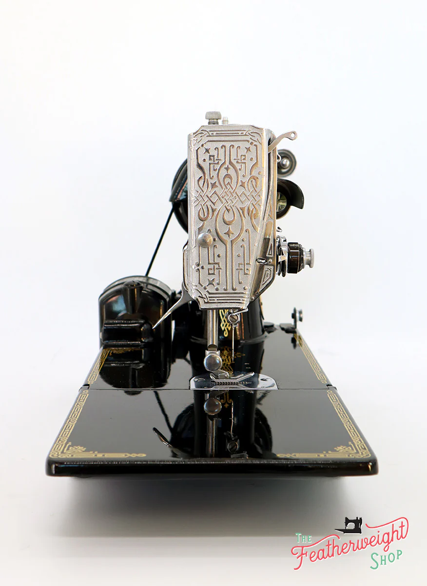 Singer Featherweight 221K Sewing Machine, EG352*** - Image 5