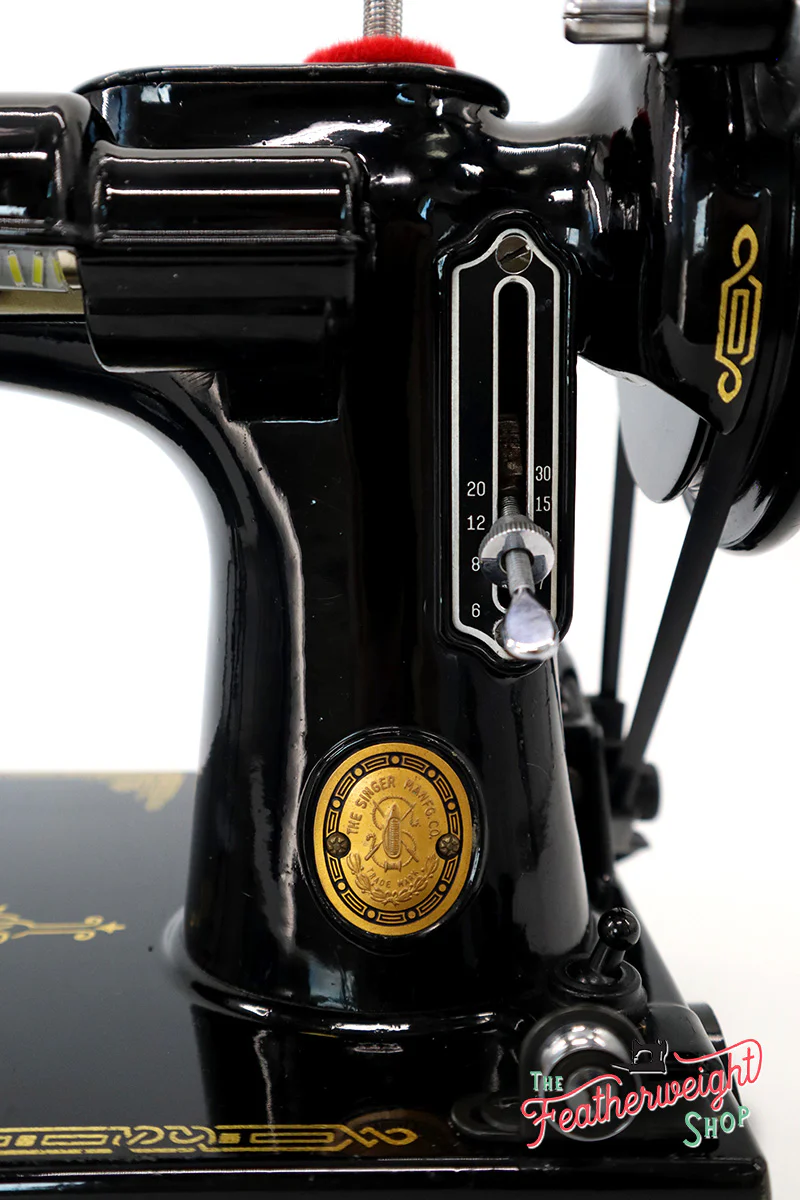 Singer Featherweight 221K Sewing Machine, EG7068** - Image 14