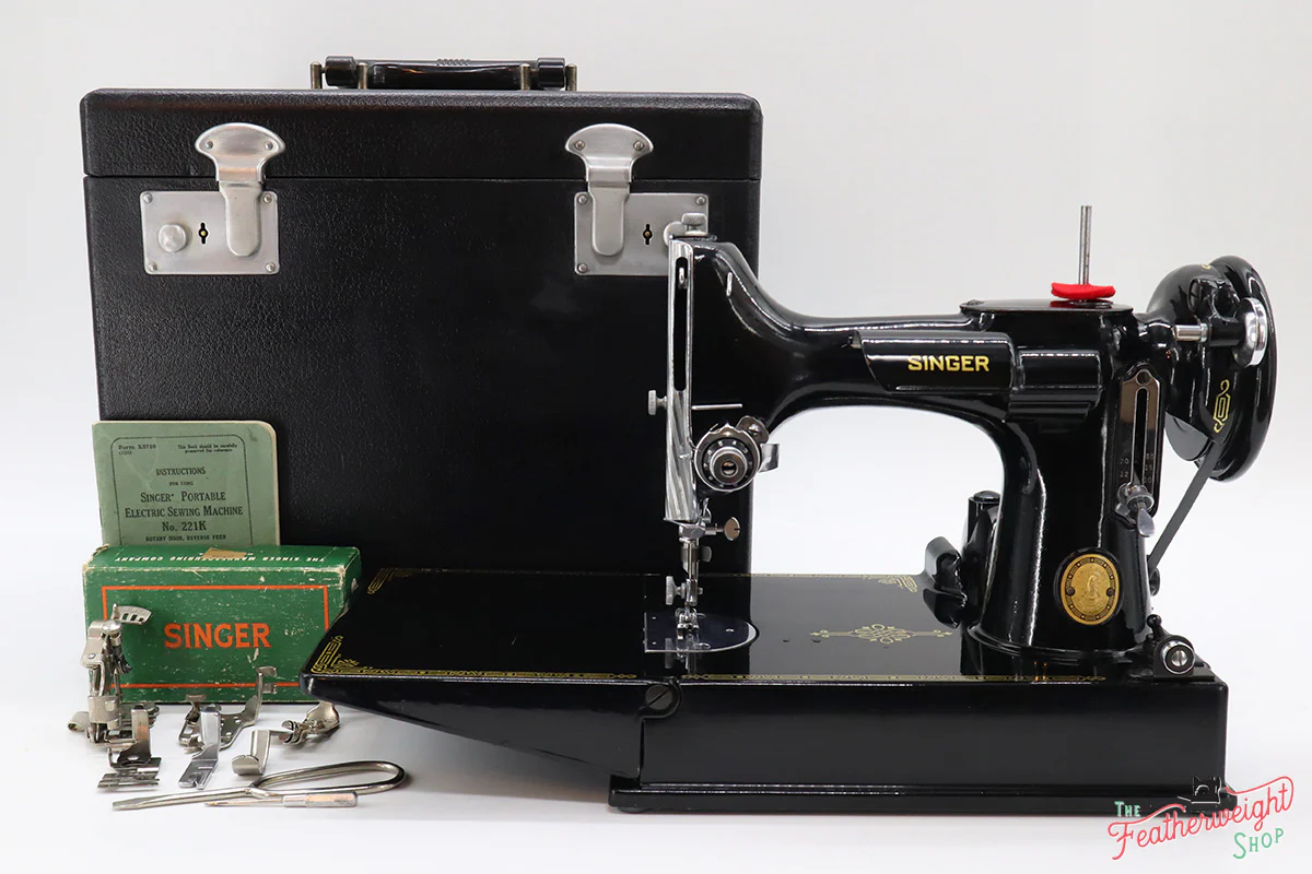Singer Featherweight 221K Sewing Machine, EH134*** - Image 2