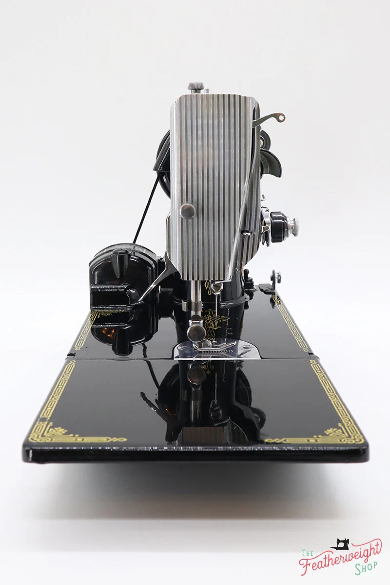 Singer Featherweight 221K Sewing Machine, EH134*** - Image 4
