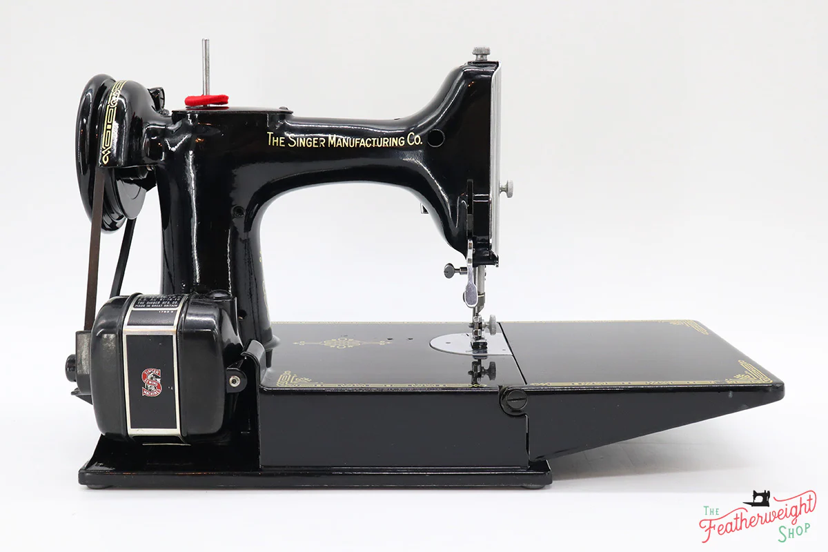 Singer Featherweight 221K Sewing Machine, EH134*** - Image 7