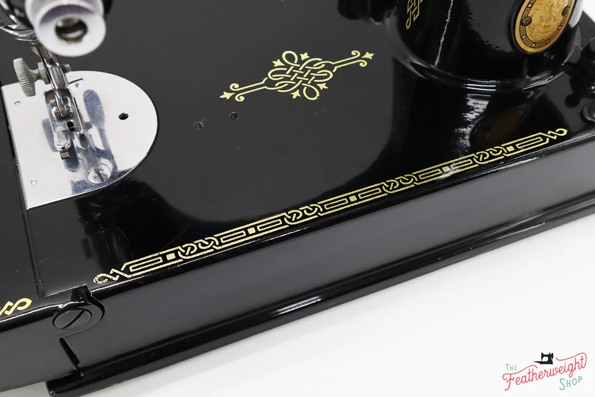 Singer Featherweight 221K Sewing Machine, EH134*** - Image 9