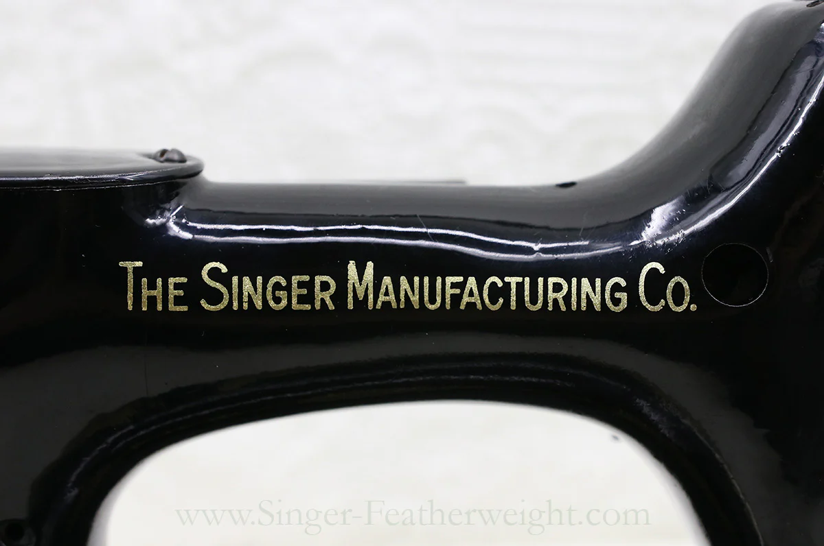 Singer Featherweight 221K Sewing Machine, EH135*** - Image 12