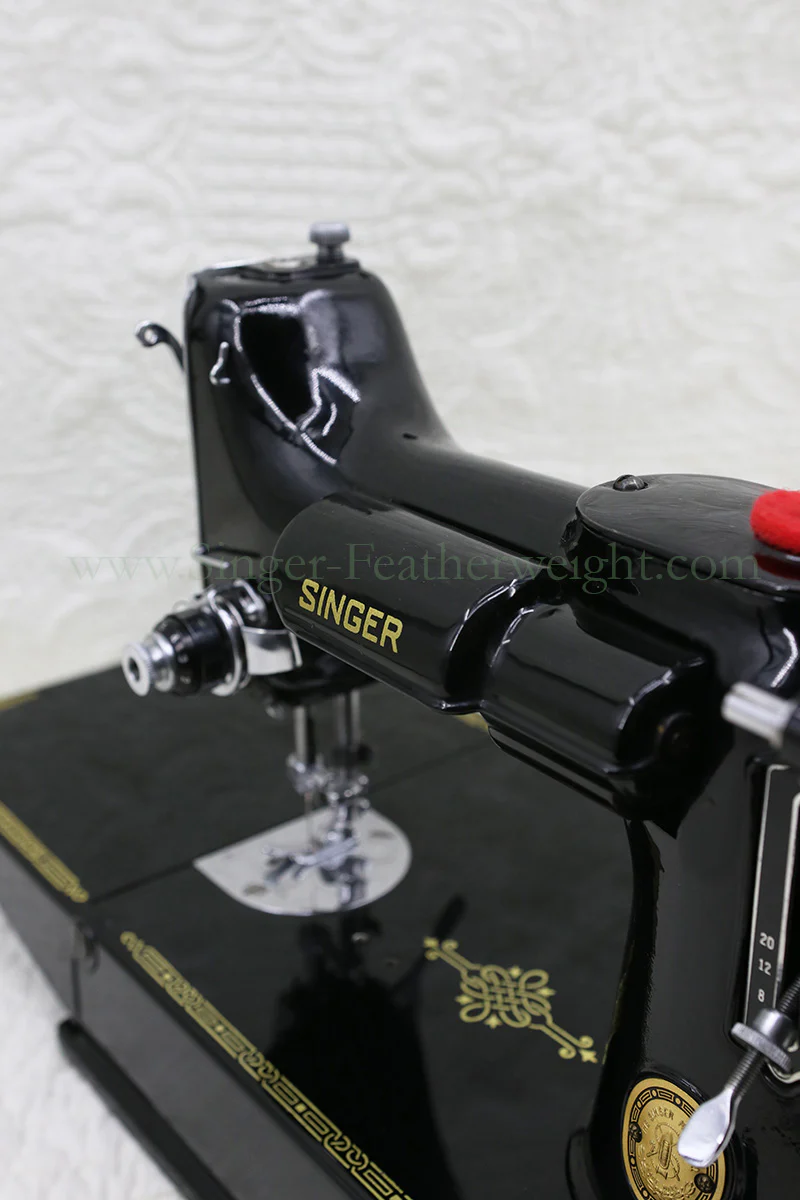 Singer Featherweight 221K Sewing Machine, EH135*** - Image 13