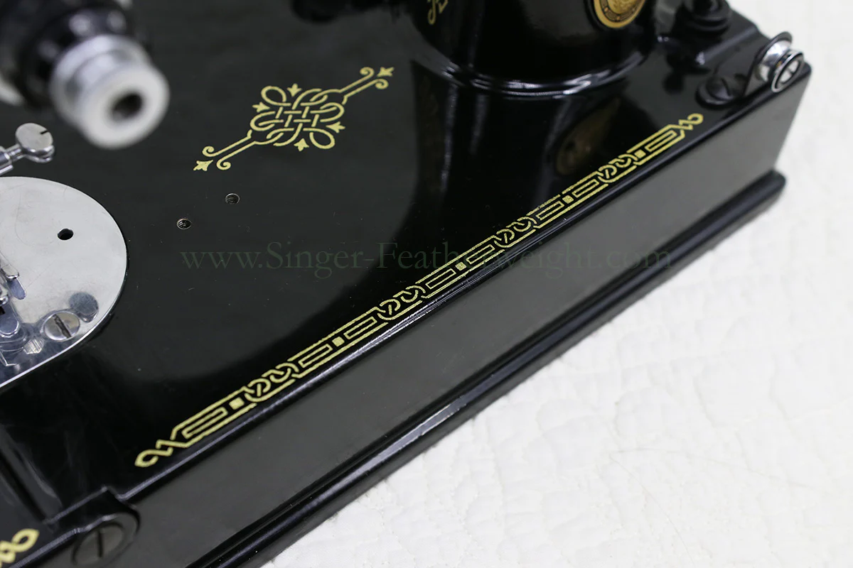 Singer Featherweight 221K Sewing Machine, EH135*** - Image 9