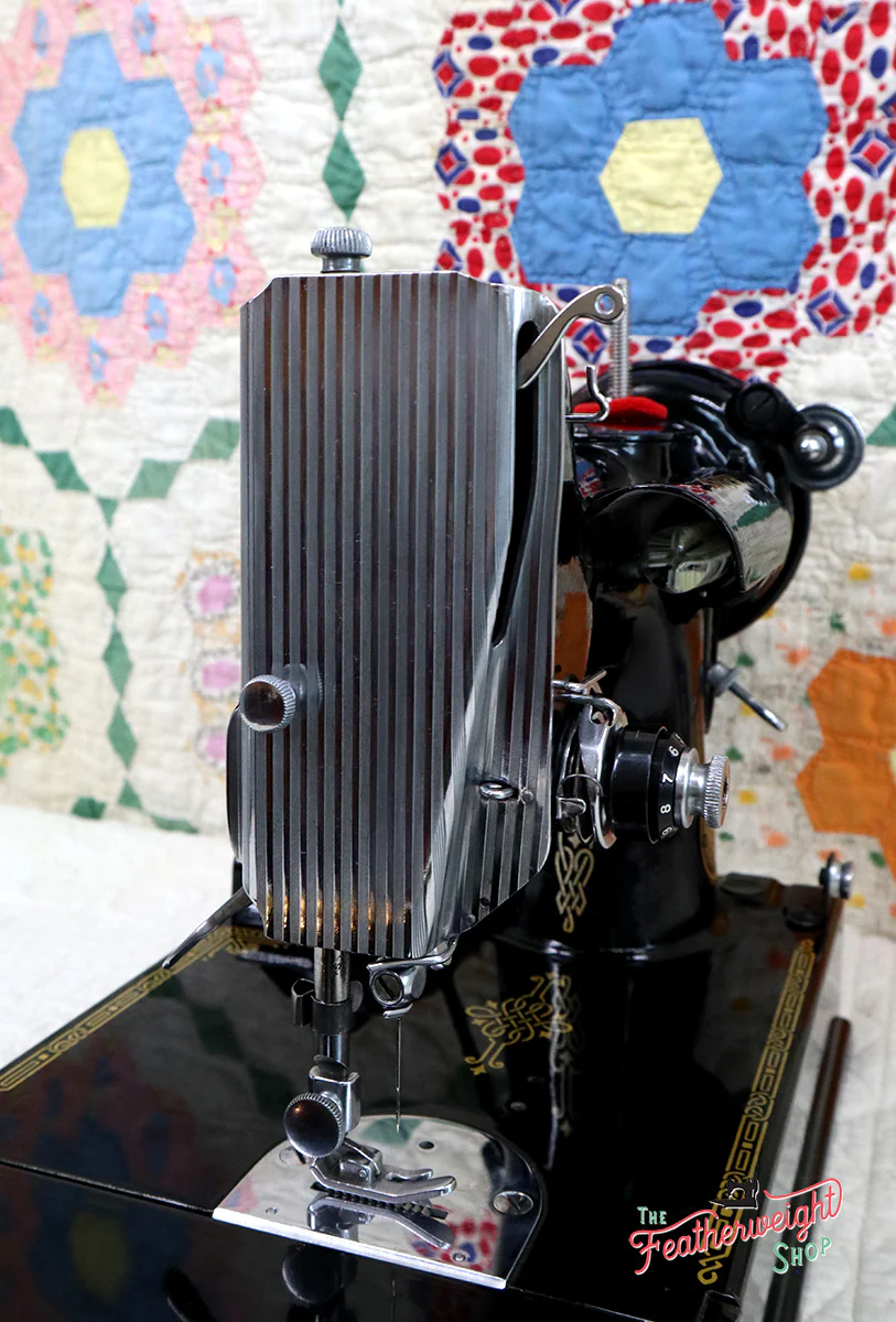 Singer Featherweight 221K Sewing Machine, EH136*** - Image 18