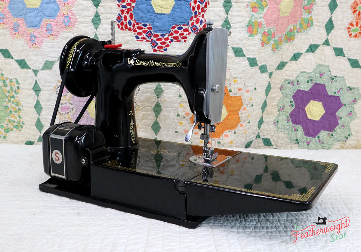 Singer Featherweight 221K Sewing Machine, EH136*** - Image 6