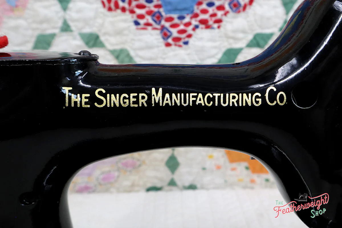 Singer Featherweight 221K Sewing Machine, EH136*** - Image 8