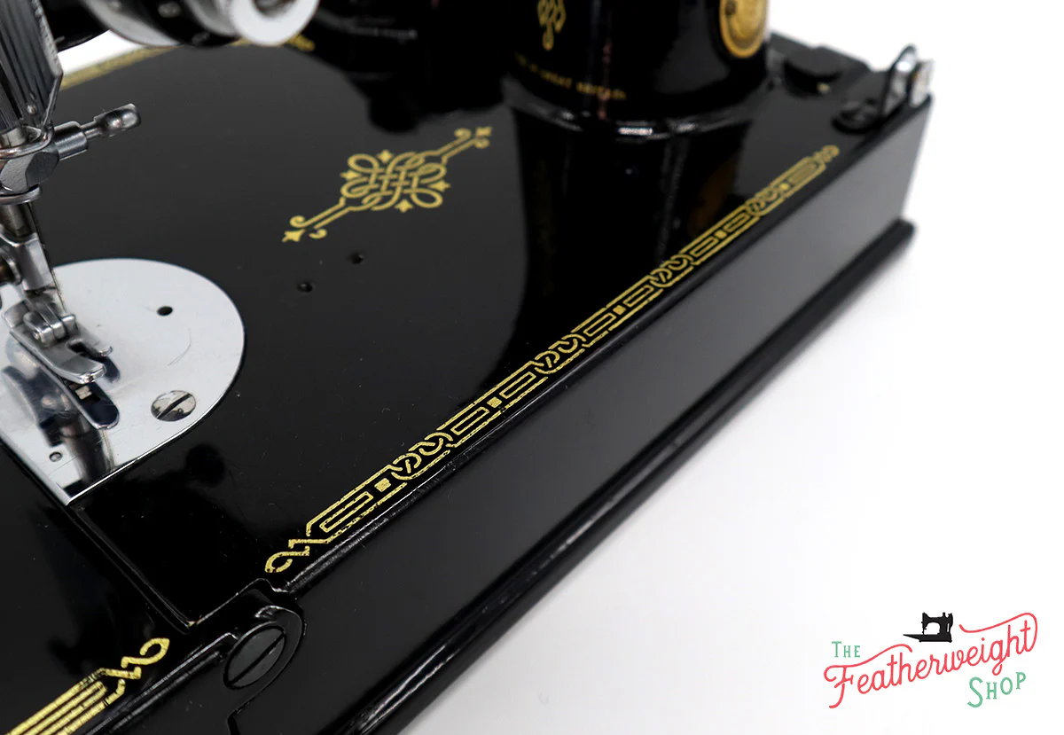 Singer Featherweight 221K Sewing Machine, EH140*** - Image 10