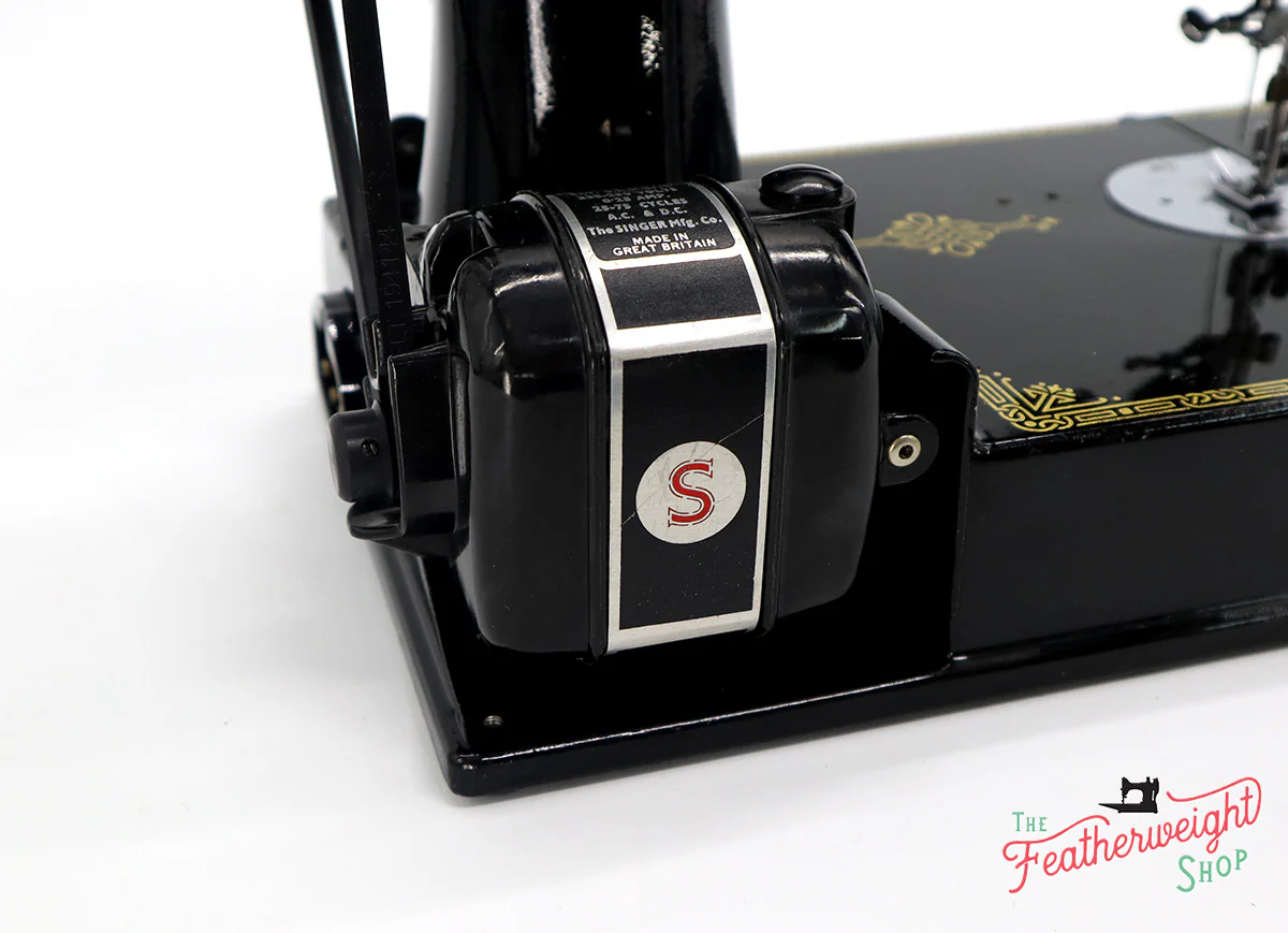 Singer Featherweight 221K Sewing Machine, EH140*** - Image 21