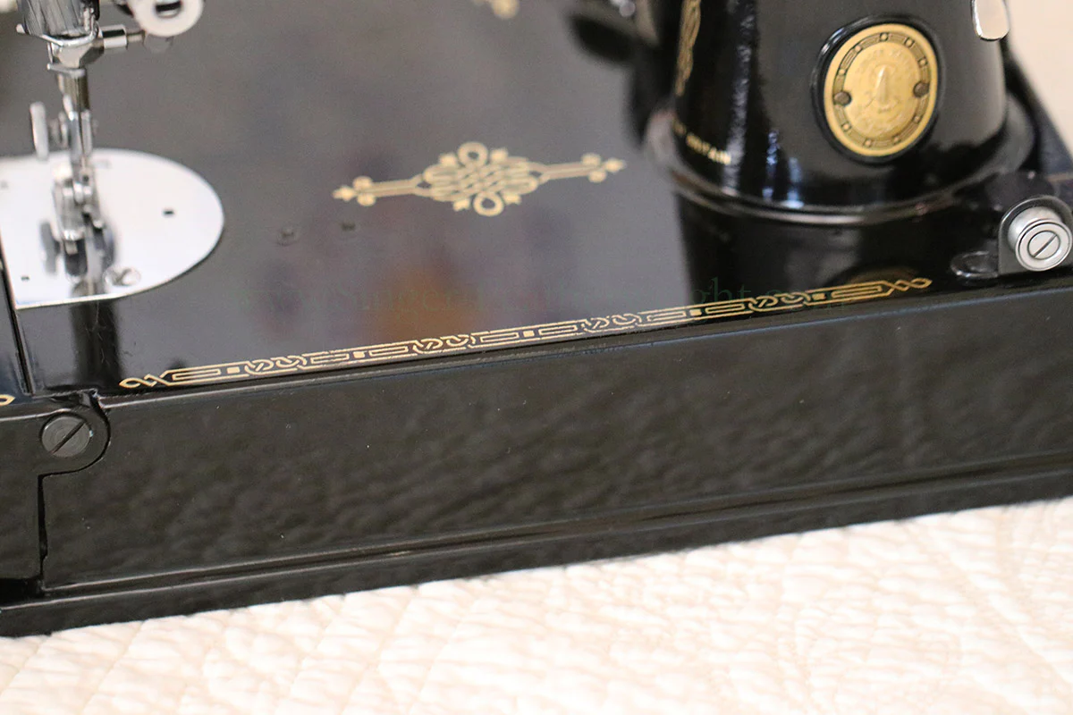 Singer Featherweight 221K Sewing Machine, EH628*** - Image 10