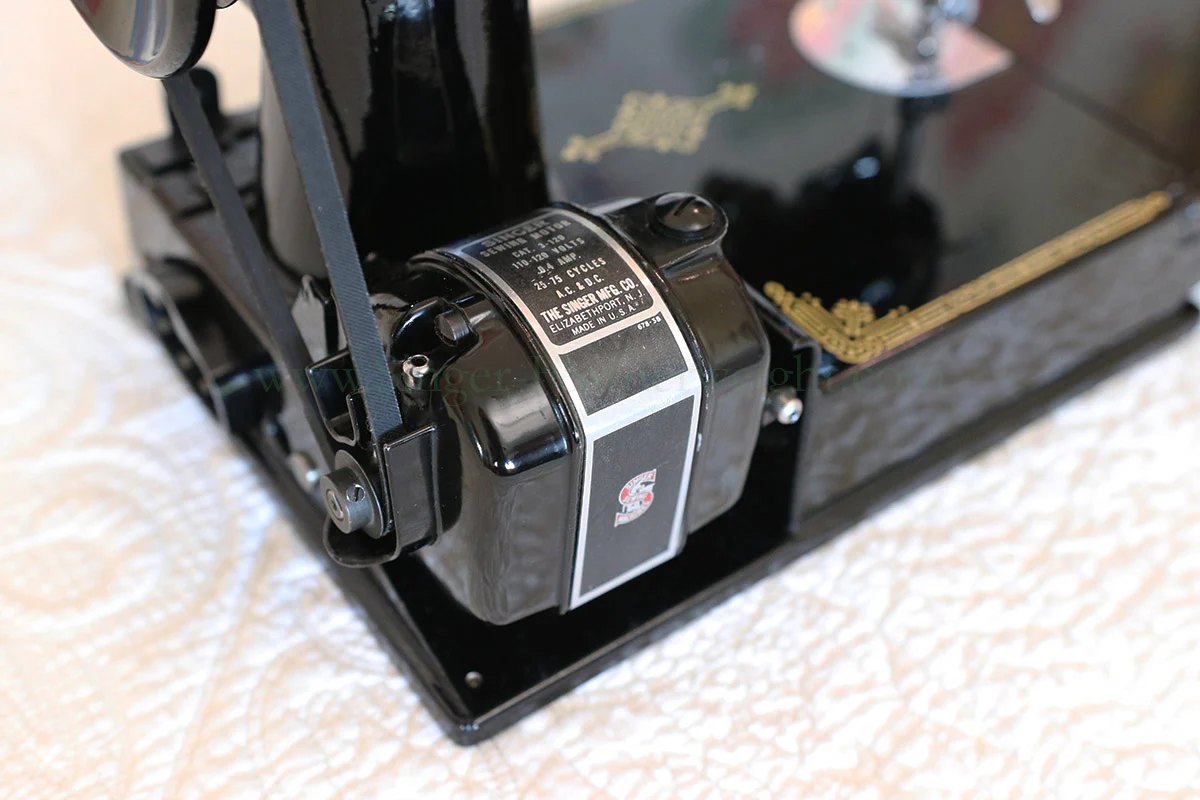Singer Featherweight 221K Sewing Machine, EH628*** - Image 18