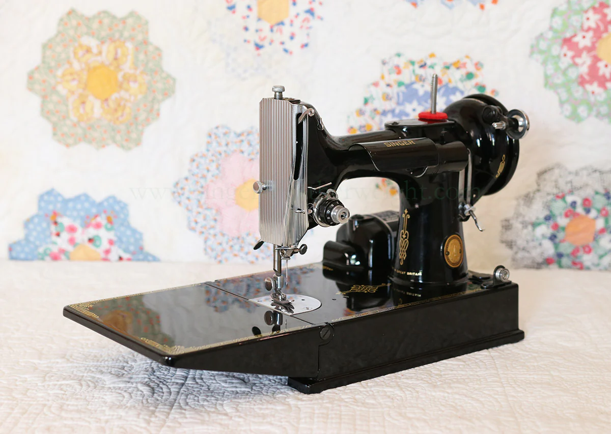 Singer Featherweight 221K Sewing Machine, EH628*** - Image 3